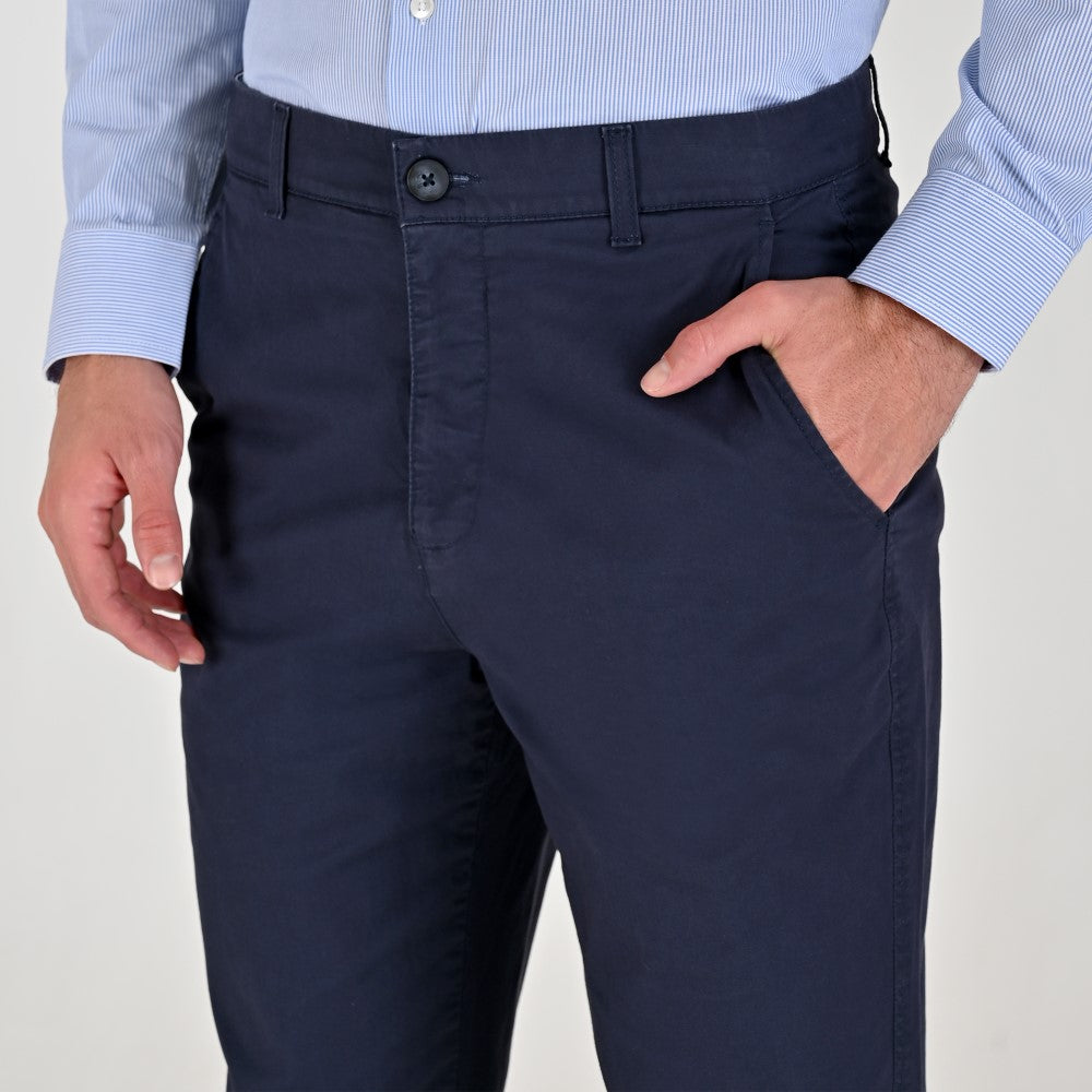 Pantalón Casual Yale Slim Fit 8244 Marino Entintado