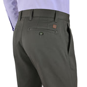 Pantalón Casual Yale Con Pinzas Regular Fit Nanotex 0726