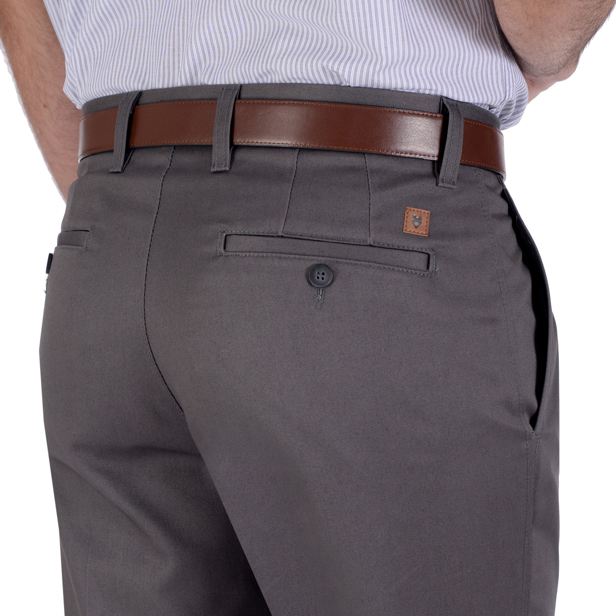 Pantalón Casual Yale Con Pinzas Regular Fit Nanotex 0726
