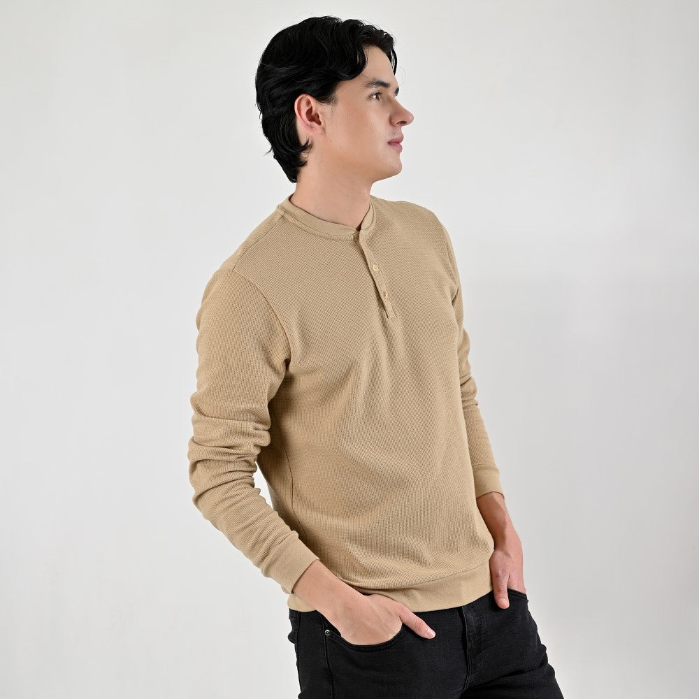 Playera Caballero Supply Company Manga Larga Cuello Henley Slim Fit A909 Beige