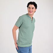 Playera Supply Slim Fit Cuello henley 6909 Verde Laurel