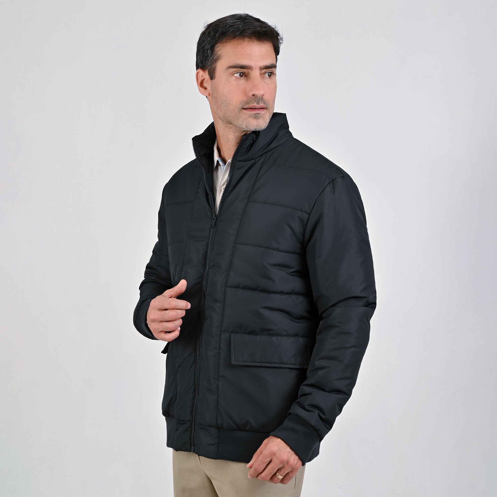 Chamarra Yale Para Caballero Capitonada Sin Capucha Regular Fit 6902 Negro