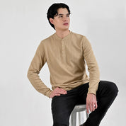 Playera Caballero Supply Company Manga Larga Cuello Henley Slim Fit A909 Beige