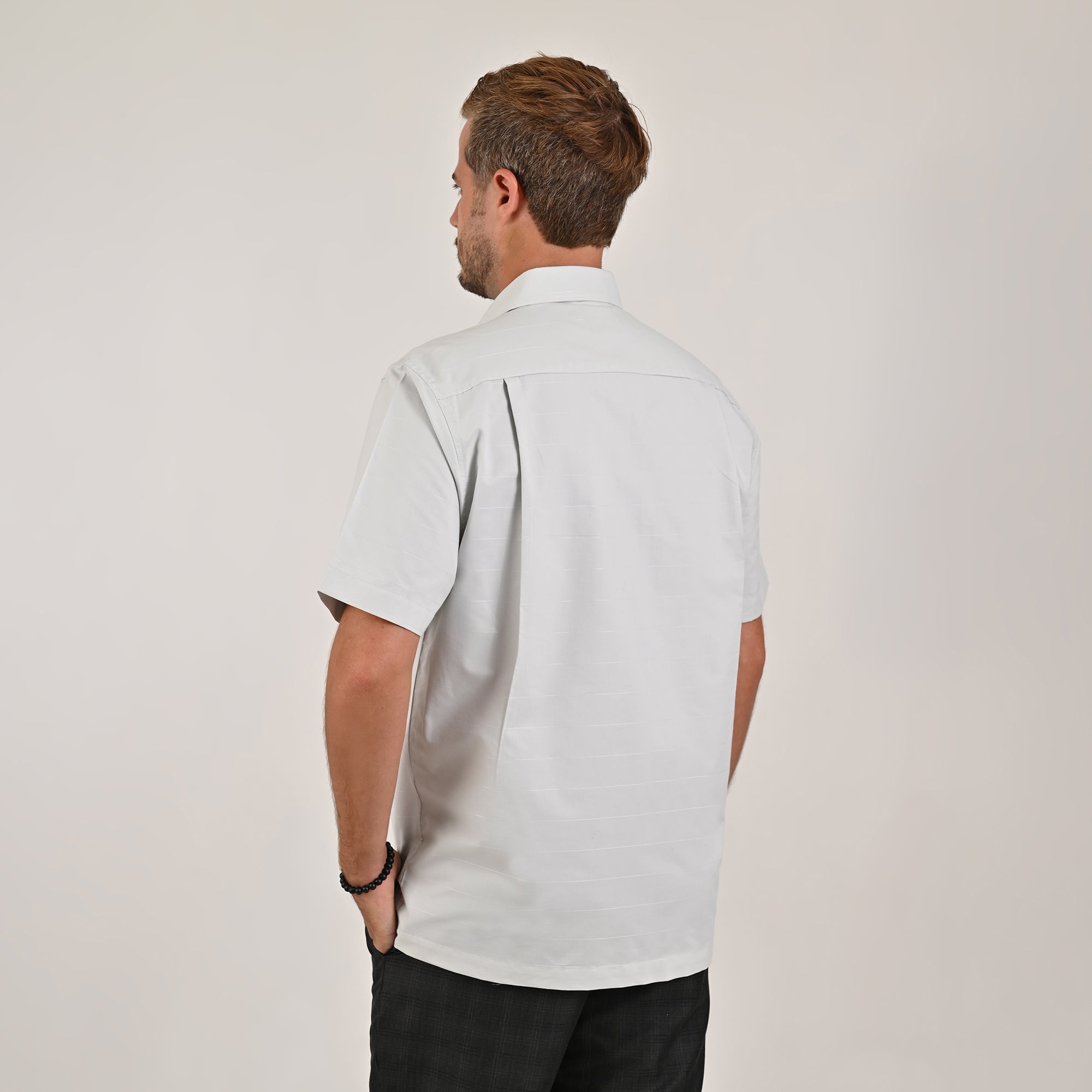 Camisa Yale Para Caballero Cenefa Manga Corta Classic Fit 4712 Gris Perla