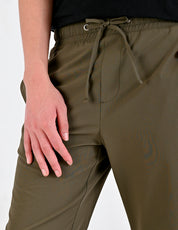 Pantalón de Caballero Jogger Supply Company Slim Fit A444 Verde Botella