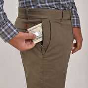 Pantalón Casual Yale Para Caballero Modern Sin Pinzas Slim Fit 5538 Verde Olivo