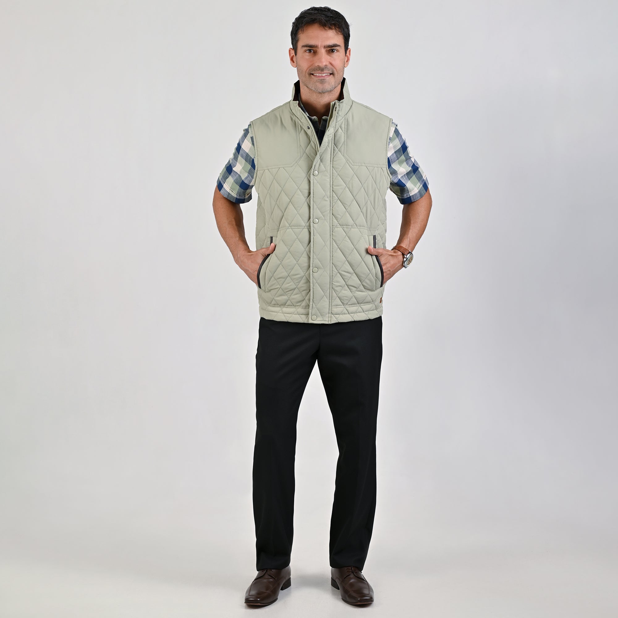 Chaleco Yale Para Caballero Capitonado Sin Capucha Regular Fit 6902 Verde Cemento