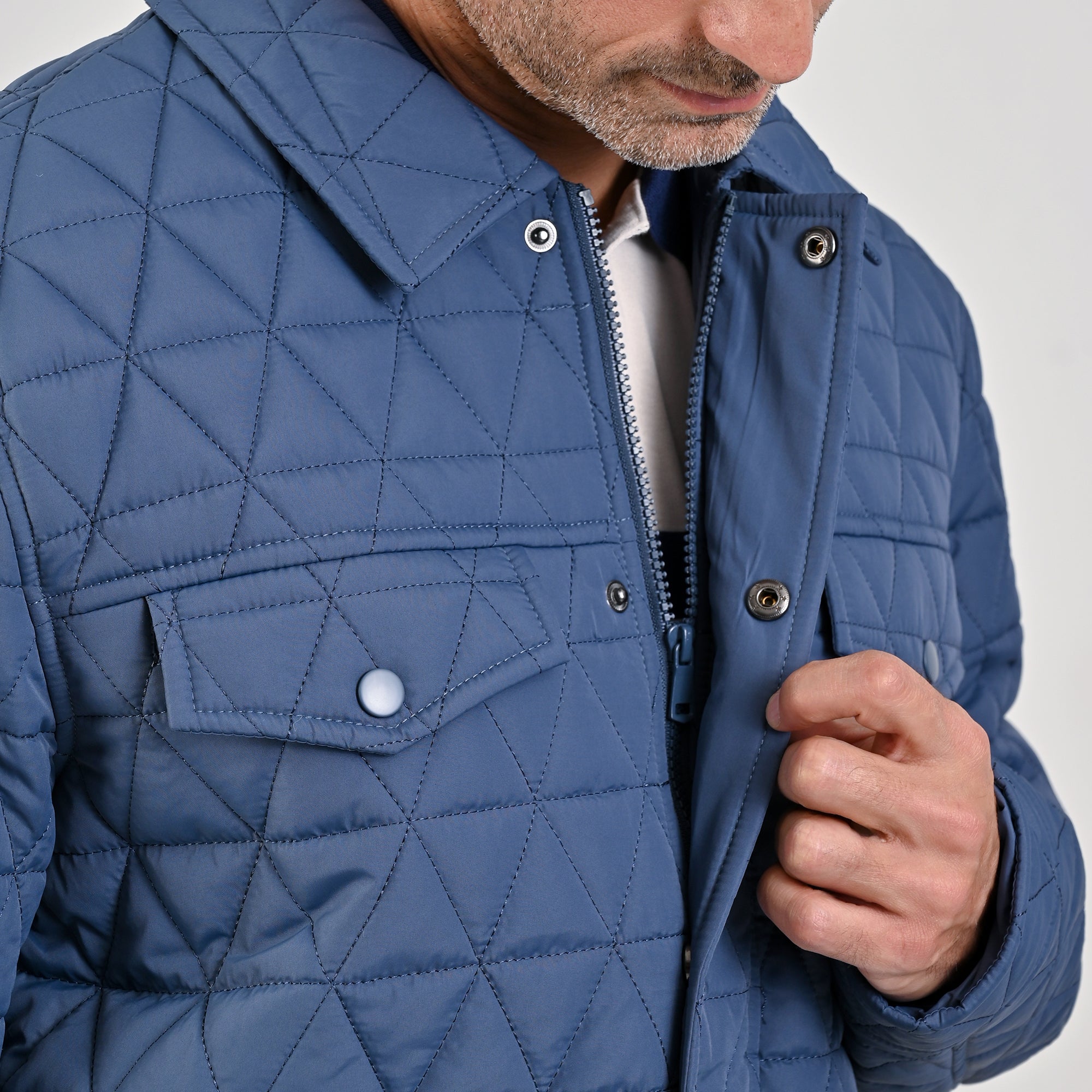 Chamarra Yale Para Caballero Capitonada Sin Capucha Regular Fit 6902 Azul Pizarra