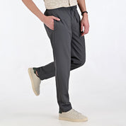 Pantalón de Caballero Jogger Supply Company Slim Fit A444 Gris Oxford