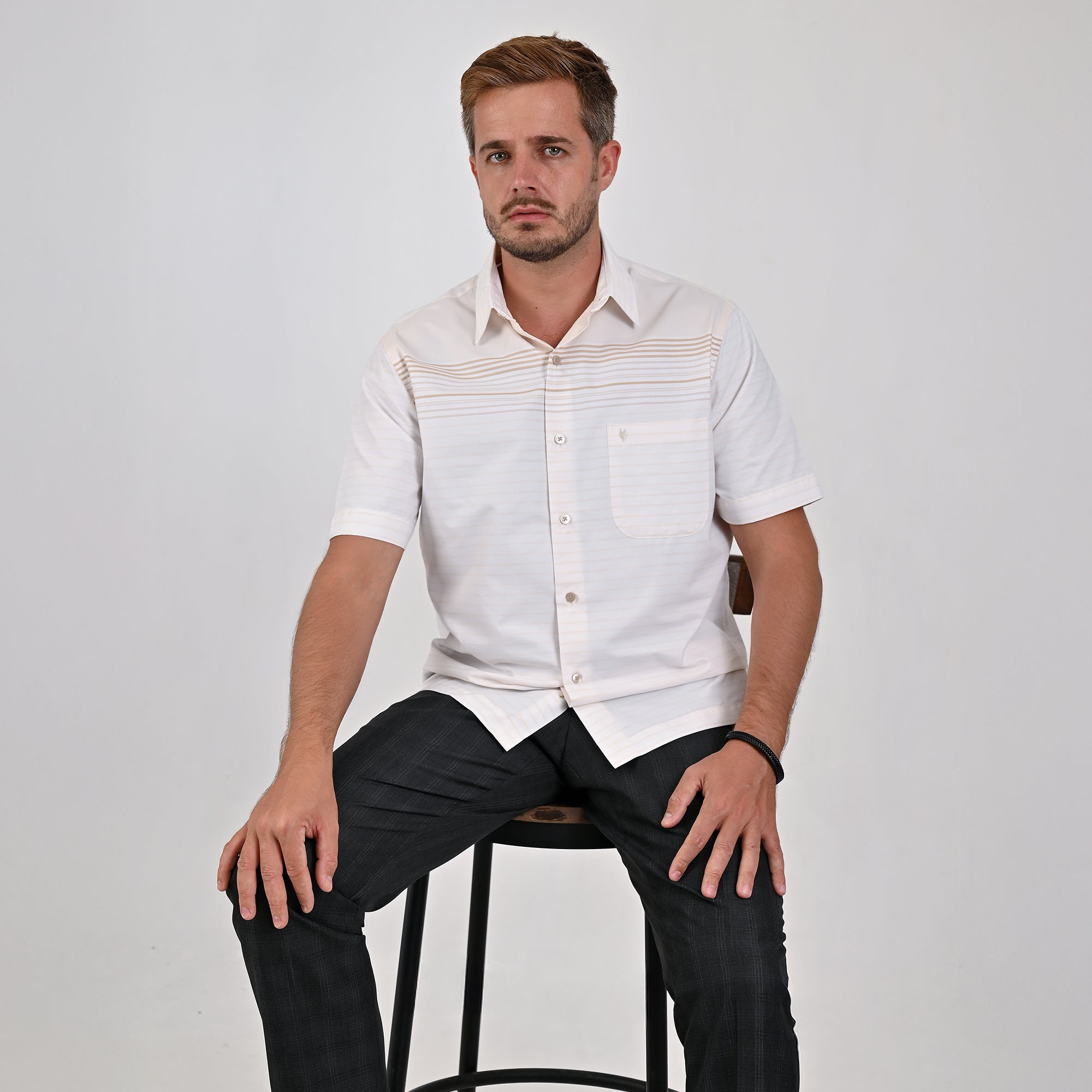 Camisa Yale Para Caballero Cenefa Manga Corta Classic Fit 4713 Beige